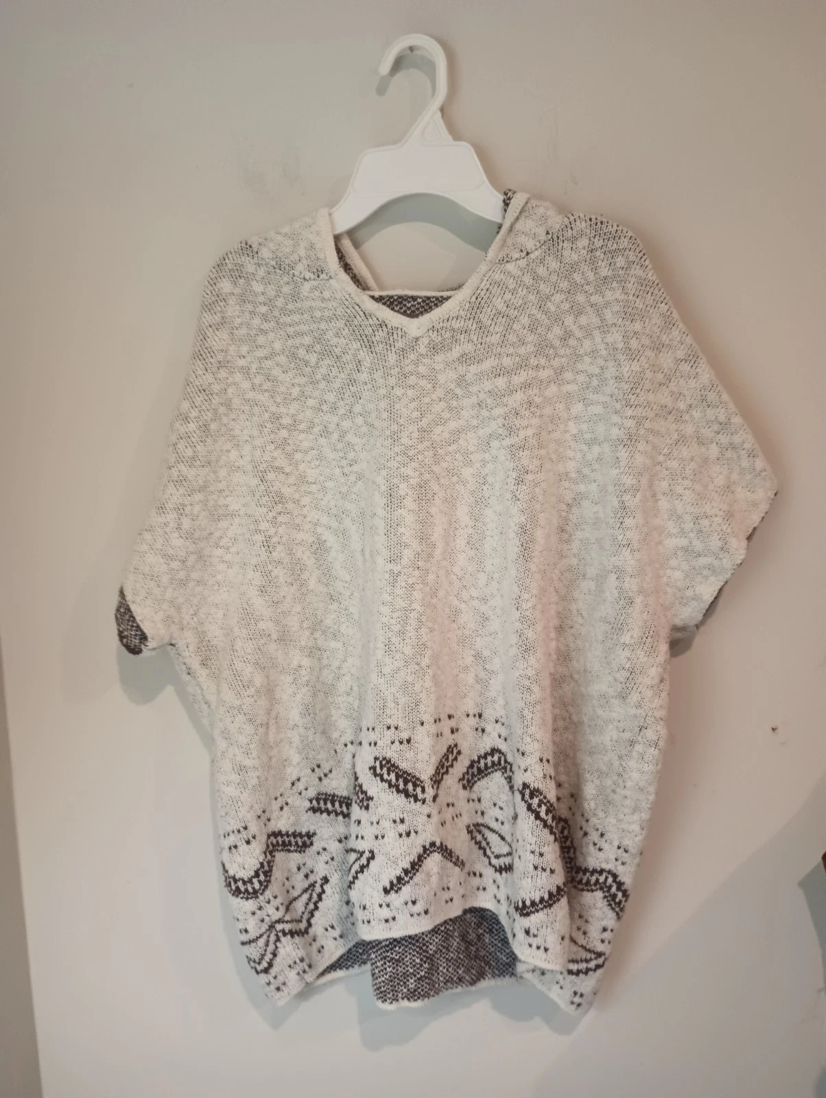 100% Cotton Knit Poncho Hooded Sweater Vest White Brown Aztec Geometric Boho