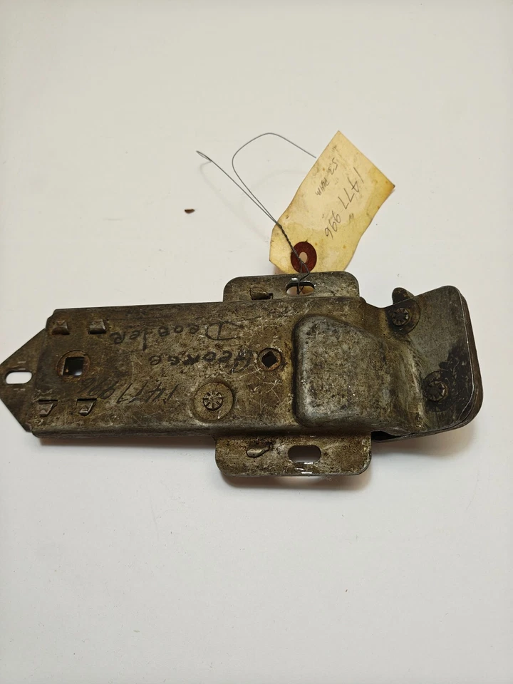 Plymouth Cambridge Cranbrook 1953 cubierta suburbana tapa maletero bloqueo 1477996 nuevo en stock Foto 3 de 4