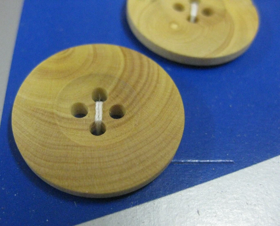 12 hochwertige Knöpfe Holz beige 22mm 2,2cm 4 Loch rund Wäscheknöpfe natur Buche - Bild 3 von 4