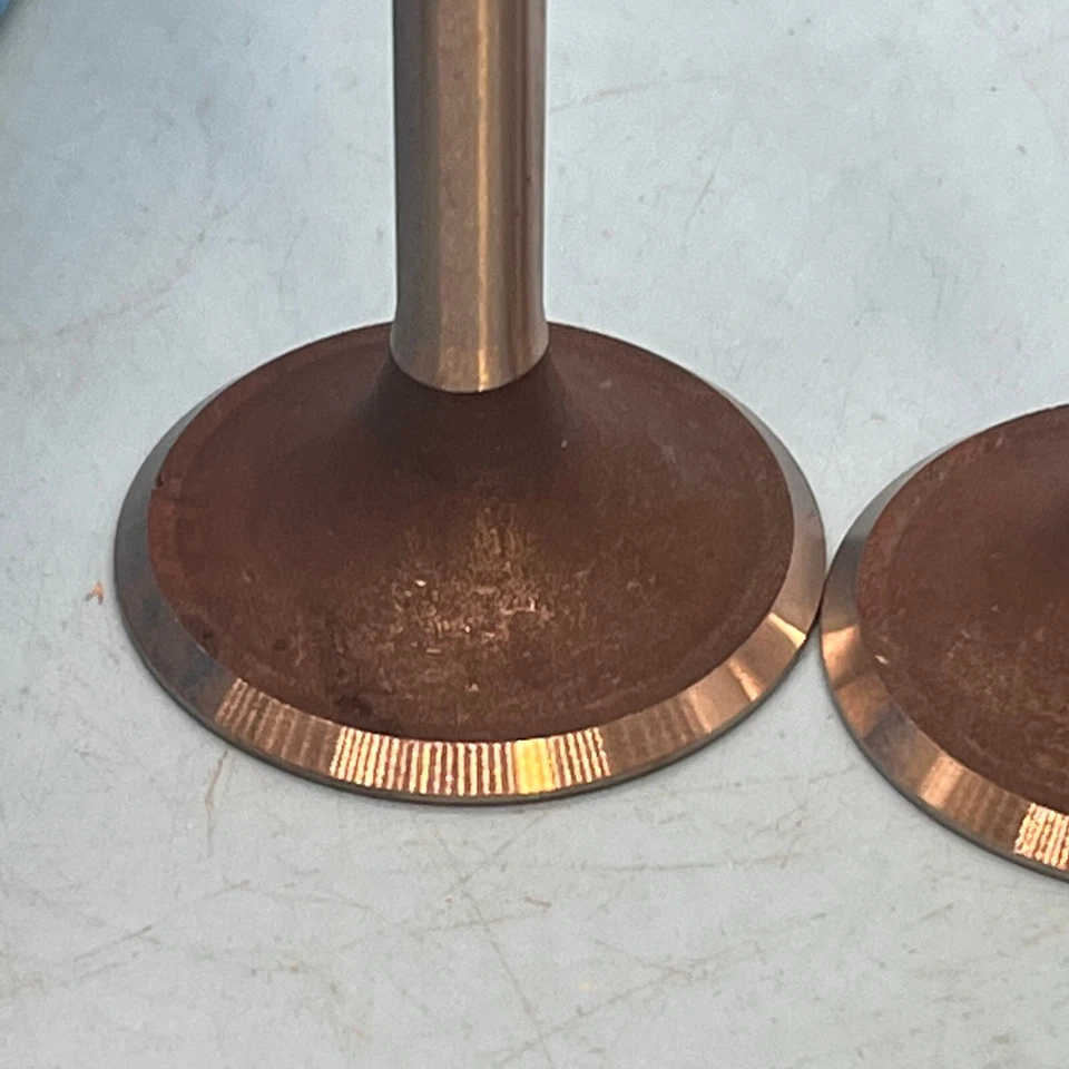 Válvulas de motor TRW V2819X para CHRYSLER 318 5.2 360 5.9 TRK y PASS CA Foto 3 de 4