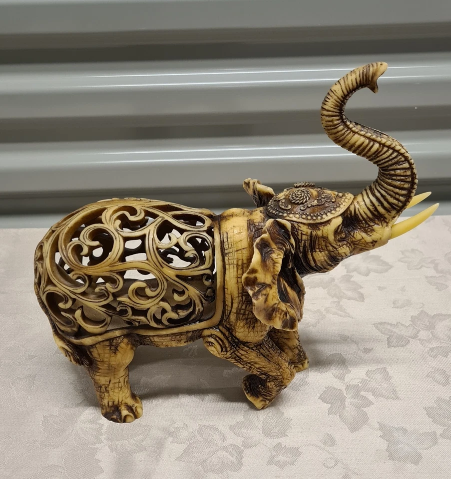 Escultura de osso de elefante Design Toscano Jali - Imagem 4 de 4