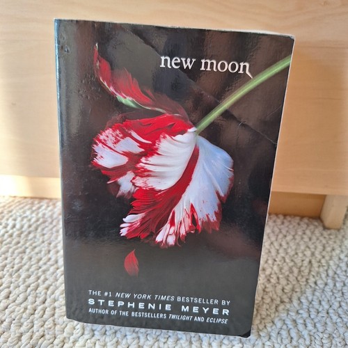 New Moon #1 - Picture 5 of 5