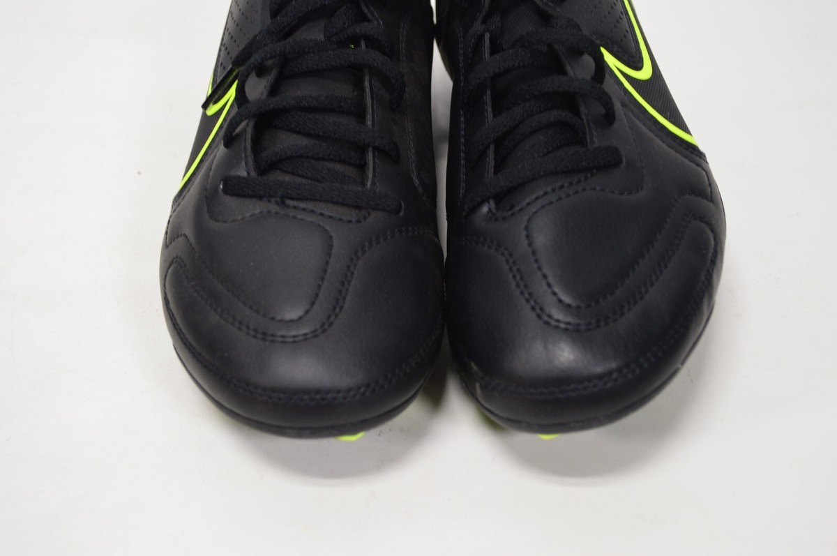 NWOB Nike Tiempo Legend Club FG Soccer Cleats Youth 6Y