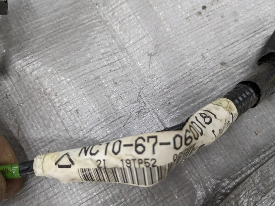 99-05 Mazda Miata OEM NB chicote de fios de descongelamento para janela traseira NC10-67-060D - Imagem 4 de 4