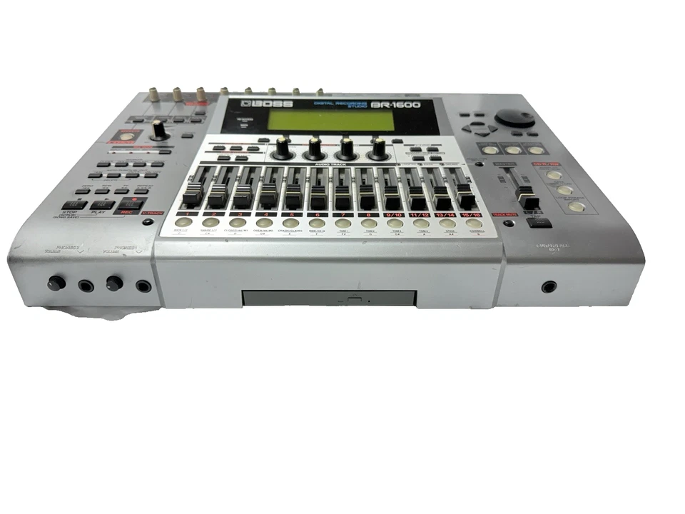 BOSS BR-1600CD Digital Record Studio Multi Track Recorder  - Image 4 of 4