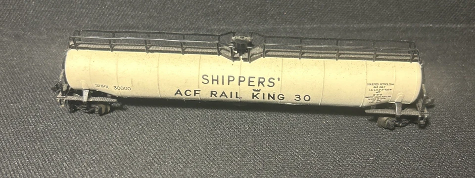 Atlas N Scale #21 Lot Of 4 CNTX 2347 SHPX Rail King GTW SP 3702 C-6 - Image 3 of 4