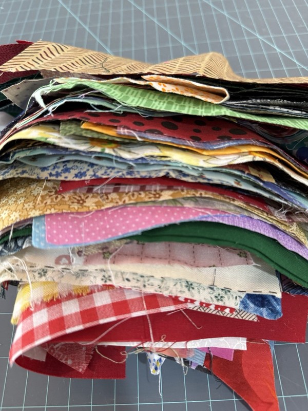 Fabric Scraps Lot 15.oz  1”-5” W Quilting Crafts Junk Journals Vtg/now