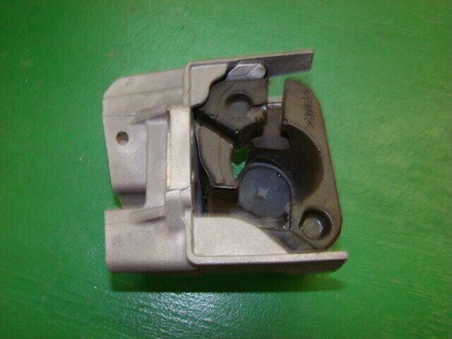 Maserati 2013-2020 Fuel Pump Mount With Soundproofing 302810