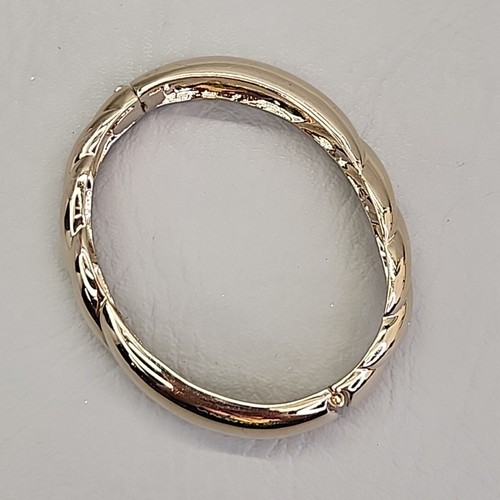 Monet Hinged Bangle Bracelet Vtg Gold Tone Wavy Curved Classic 7" - Picture 6 of 10
