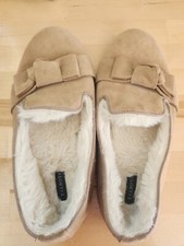 Talbots Fireside Bow Slippers Tan Color w/ Natural Faux Fur Lining Size 7.5