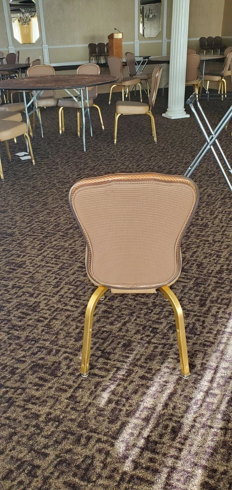 Cadeiras para banquetes usadas - Imagem 3 de 3