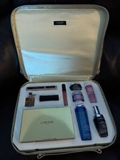 Lancome Limited Edition 10-Piece Holiday Beauty Box Gift Set 2022-New-Value 542