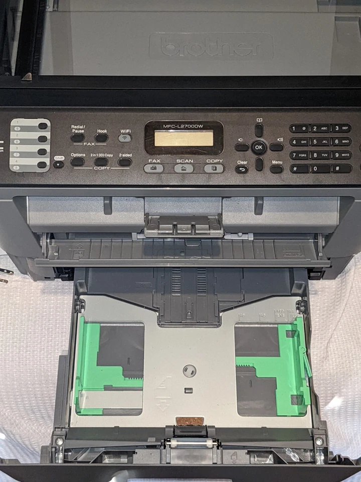 Impresora láser todo en uno inalámbrica Brother MFC-L2700DW copia/escaneo/fax probada Foto 4 de 4