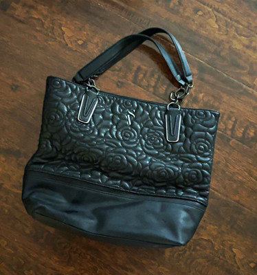 Simply Vera Vera Wang Womens Black Quilted Tote Zip Lined Inner Pockets