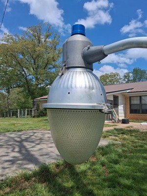 Vintage Westinghouse Street Light Incandescent with Latched Deep