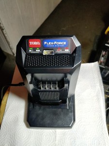 Toro No.88602 60V Lithium-Ion Charger & L135 Flexforce Battery