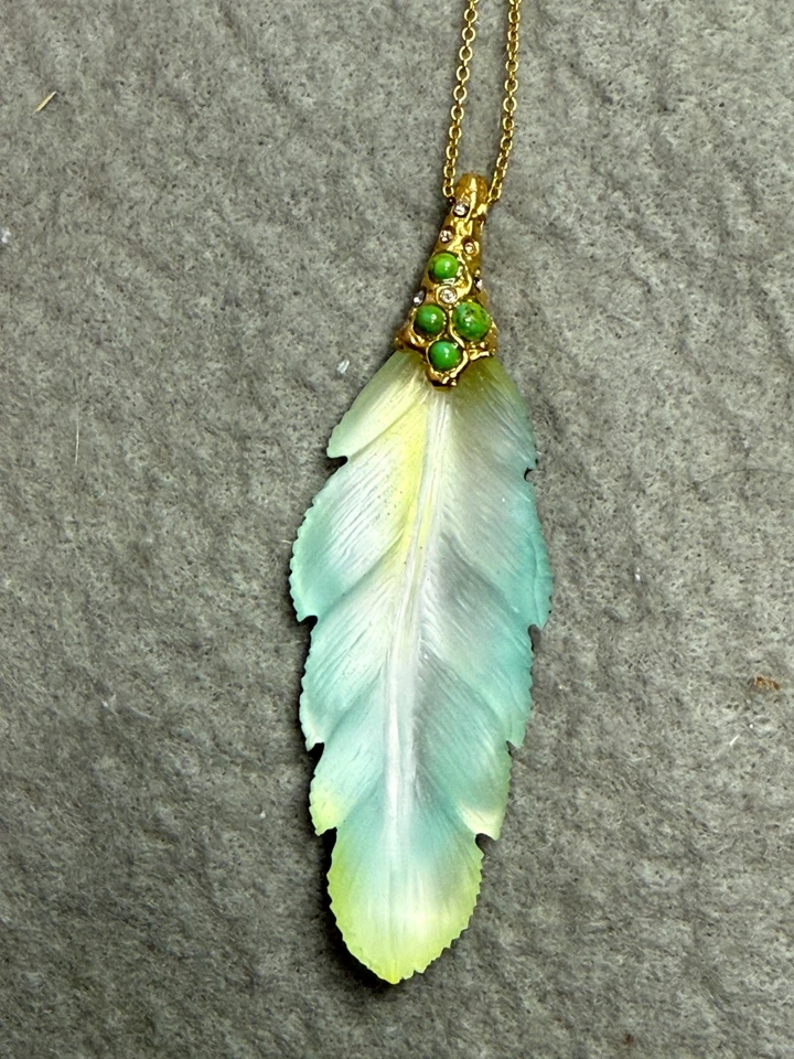 ALEXIS BITTAR RARE LUCITE LEAF PENDANT ON 18 INCH CHAIN NECKLACE - Image 2 of 4