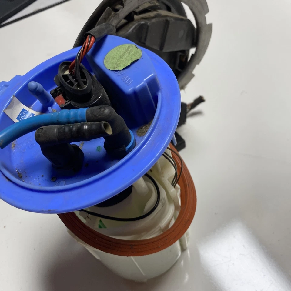 AUDI A3/A4/TT/VW JETTA GOLF 2006-2010 BOMBA DE COMBUSTIBLE ELÉCTRICA ENVÍO 1K0919051AQ Foto 3 de 4