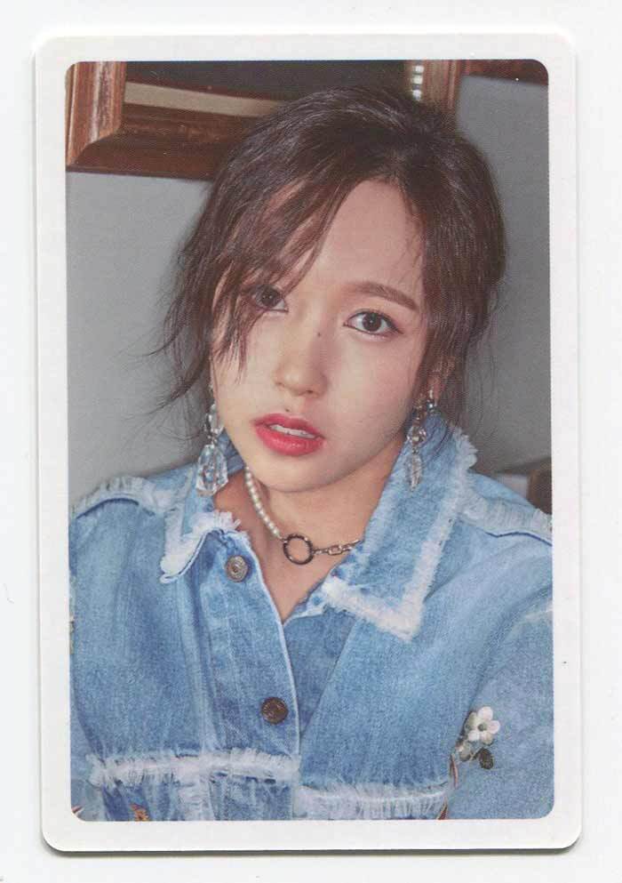 TWICE - What is Love [A ver.] PREORDER BENEFIT OFFICIAL PHOTOCARD