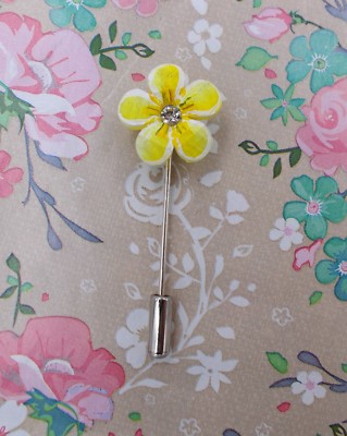 Small Yellow PRIMROSE PIN Yellow Primula Friendship Brooch Lapel HAND PAINTED