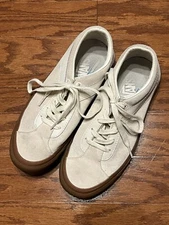 Men’s Women’s Unisex Suede Vans Sneakers Shoes Sz 7 M , 8.5 W Cream Color VGC!
