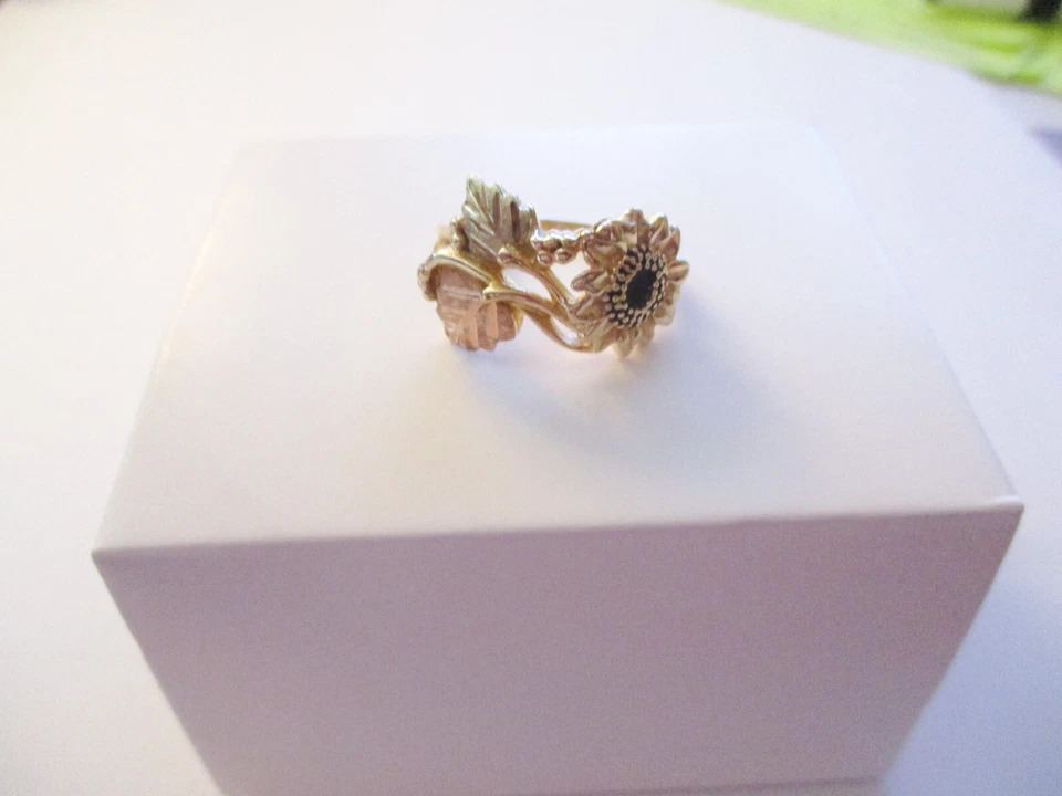 Anillo Girasol Oro Colinas Negras Regalo Navidad, Rushmore Gold Co, Talla 5 Foto 4 de 4