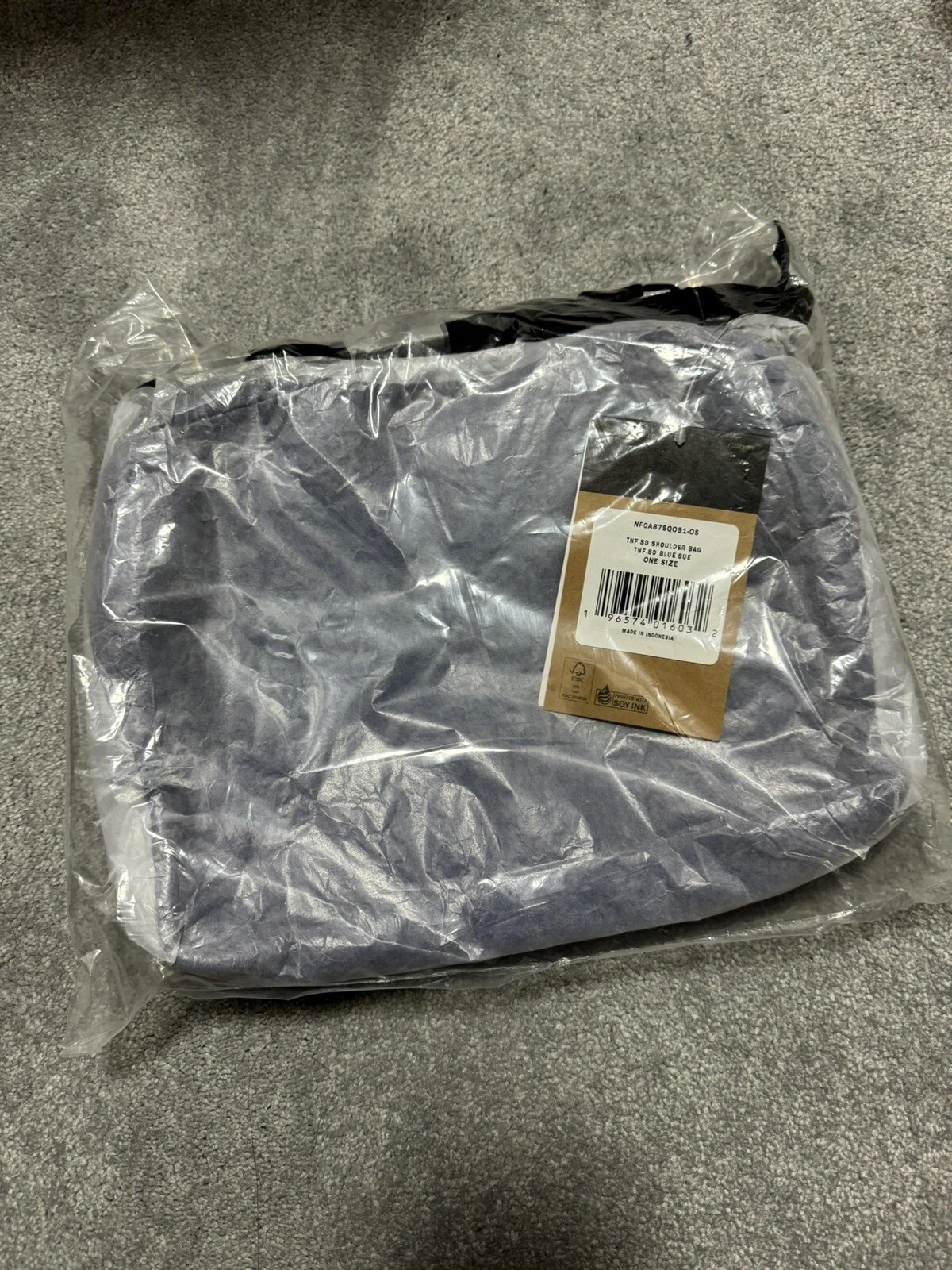 Sac à bandoulière Supreme x The North Face en daim bleu neuf de stock à la main