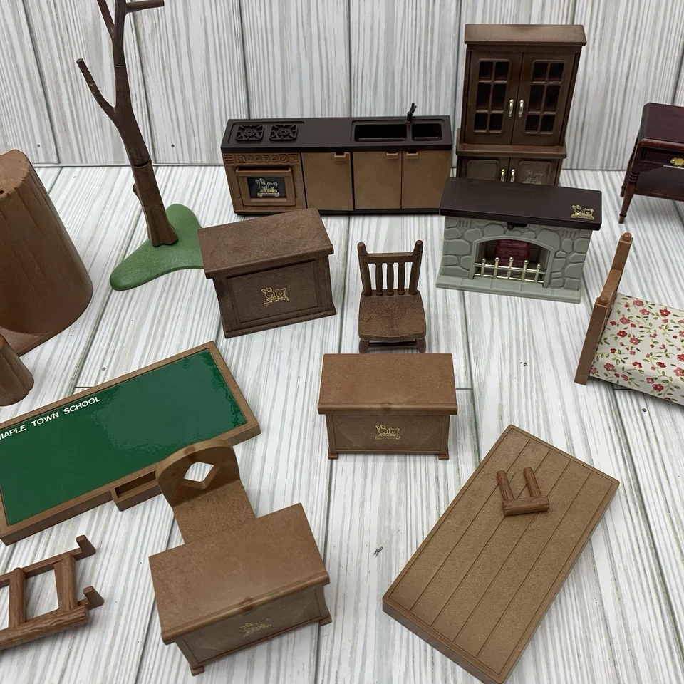 Lote de muebles para casa de muñecas Bandai Maple Town Story piezas vintage miniatura Foto 3 de 4