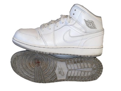 Youth Air Jordan 1 Mid GS White Wolf Grey Size 6Y White/Wolf Grey 