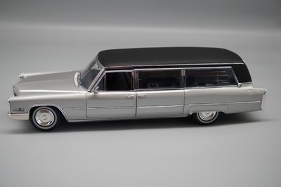 1/18 Cadillac Limousine 1966 Hearse Greenlight / Precision Coll. PC-18005 DK752