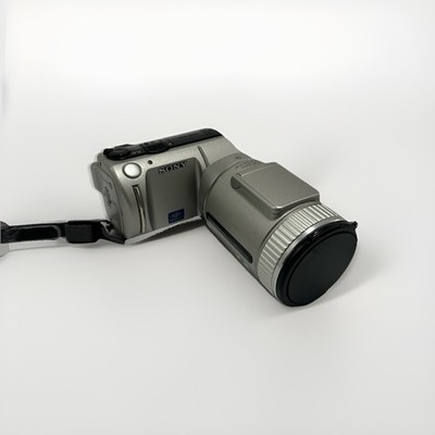 Sony Cyber-shot Digitalkamera (2.1 MP)   Defekt - Bastler