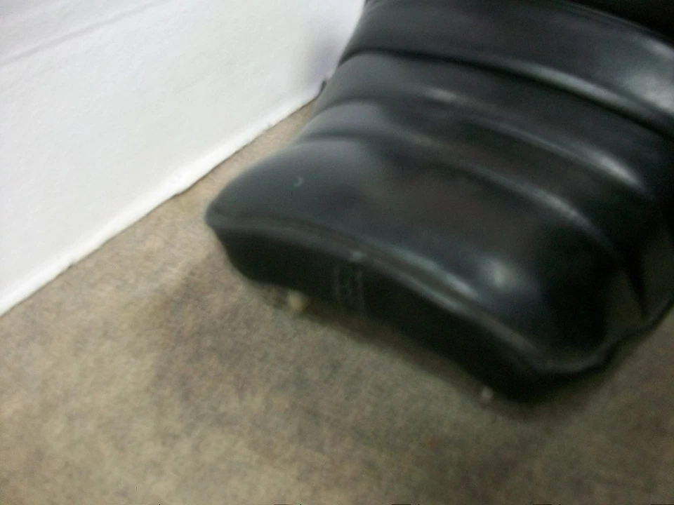 OEM! 1986-1987 Suzuki Driver Seat Saddle VS700 1985-1991 VS750 Intruder - Image 4 of 4