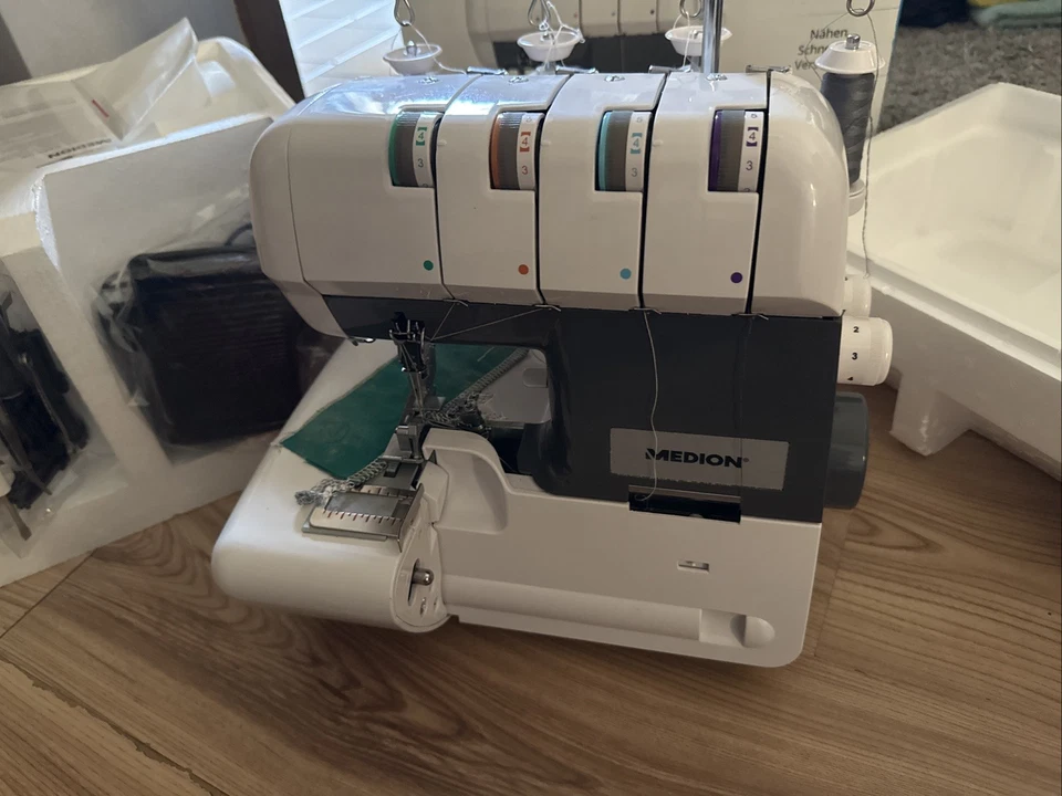 Medion MD 16600 Overlock-Nähmaschine mit Integriertem Licht - Bild 3 von 4