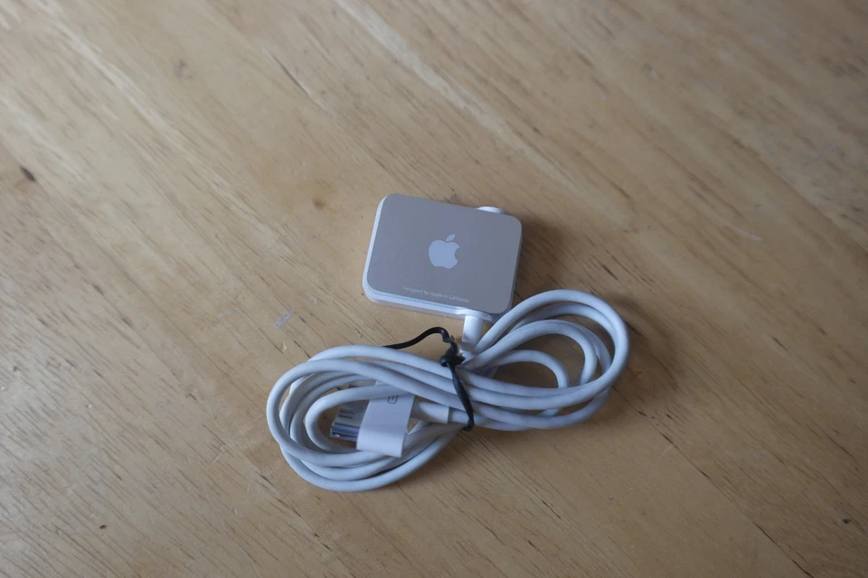 Apple iPod A1187 FM Radio Remote 2007 , 4th Gen Mini White - Image 2 of 4