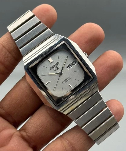 Rare Vintage Square Seiko 5 Automatic 23 Jewels Cal 6349-5000 Wrist Watch Japan