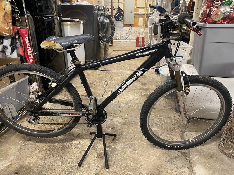 azonic mountain bike- Old and used.
