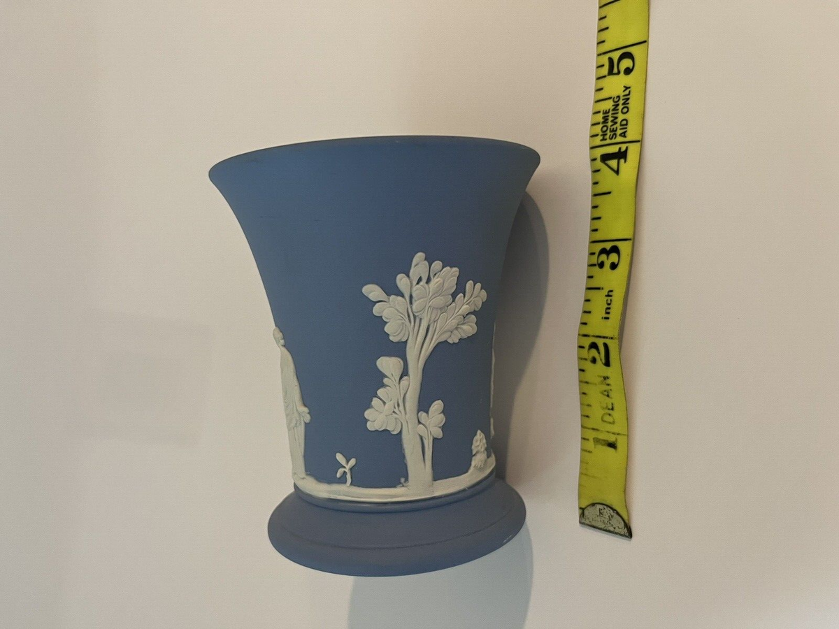 Vintage WEDGWOOD England Pale Blue Jasperware SACRIFICE 3 7/8