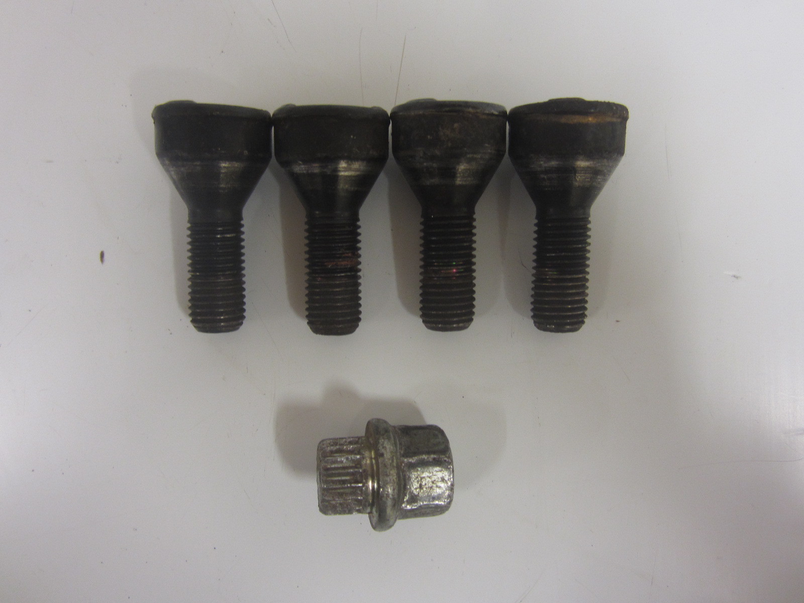 Genuine BMW Locking Wheel Nut Set For BMW 1 3 5 6 7 8 Series Z3 Z4 E46