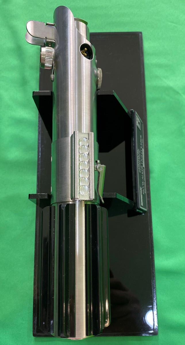 Star Wars Icons Authentic Replicas 1997 Skywalker Lightsaber 1:1