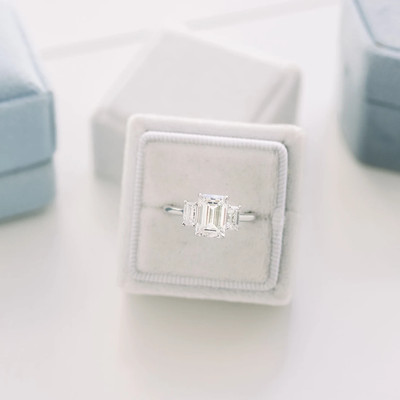 Engagement Diamond Rings 950 Platinum Emerald 2.35 Carat IGI GIA HRD Lab Created