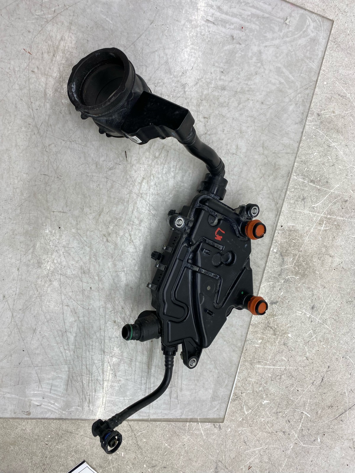 2020-2025 ASTON MARTIN DBX OEM 4.0L LEFT PCV VALVE OIL SEPERATOR 1770783000