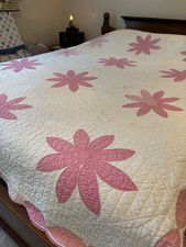 Vtg Handmade Cotton Quilt Pink And Cream Flower Design Country Cottage 84x 63