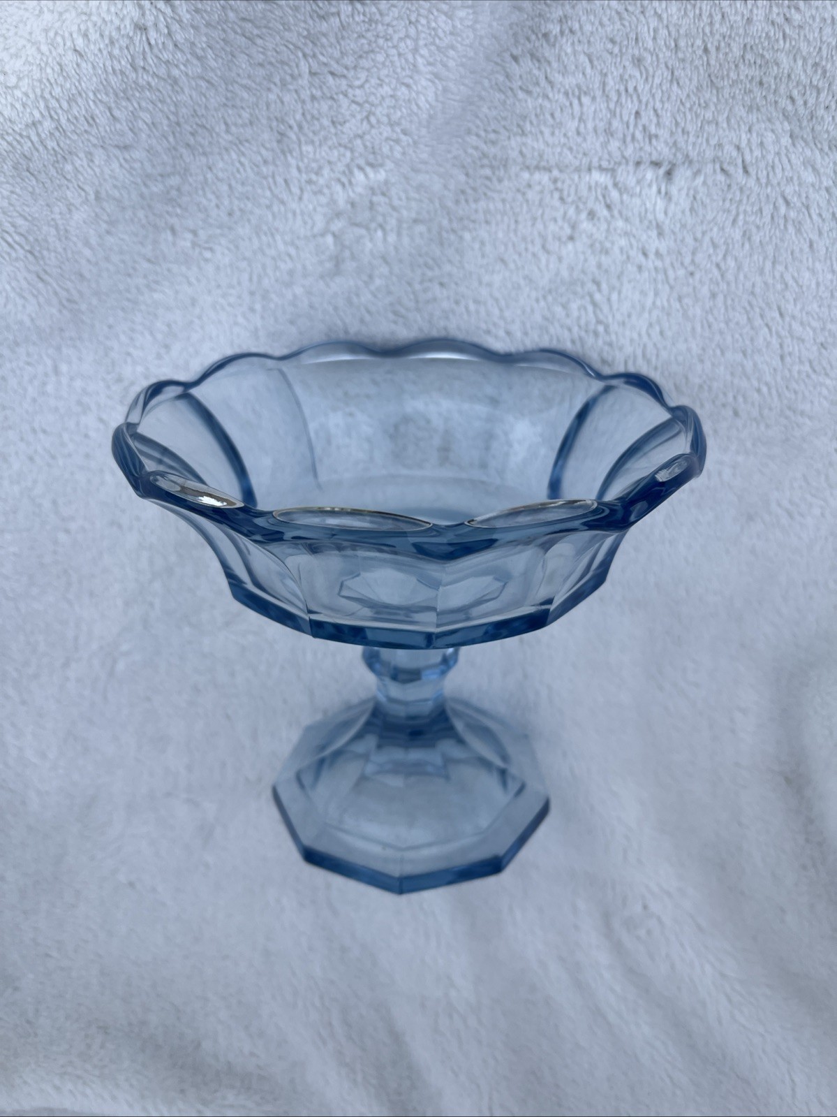Pristine Elegant Fostoria Virginia Light Blue Glass Pedestal Candy Dish