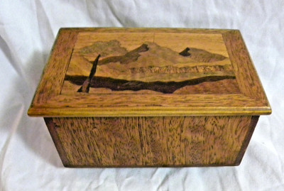 Vintage Lador Uhrwerk Swiss Made Intarsien Intarsien Kunst Schmuck Spieluhr. 16cm
