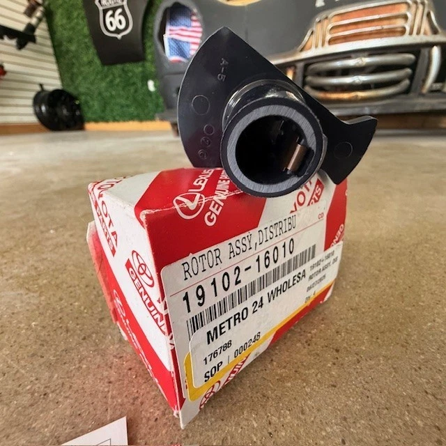 (1) Toyota Genuine Distributor Rotor 19102-16010 - same as dealership - Image 3 of 3