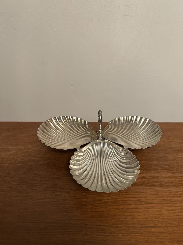 Vtg Collectable EBERLE Silver Plate Shell Design Trio Footed Tray w Handle