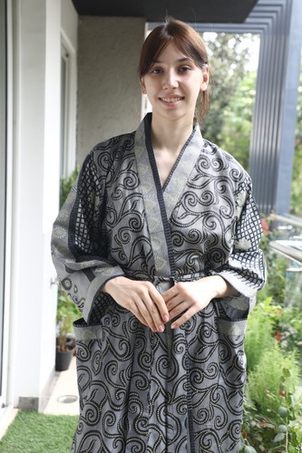 Kimono Lungo In Seta Grigio E Nero Per Donna Robe In Seta Kimono PS KMO5188 - Foto 5 di 10