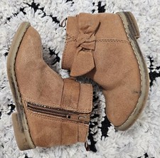 Gap Vegan Suede Baby/Toddler Boots with Bows 6
