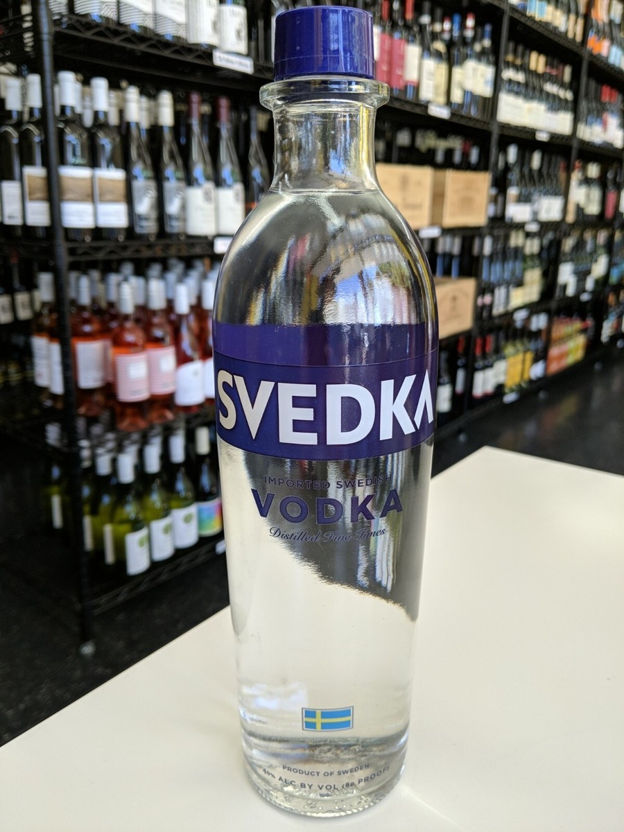 It uslubidagi mushukning yaqindan surati Yalangoch super eshak