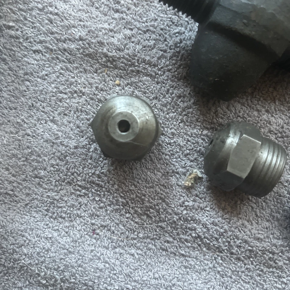 复古 NOS 1957 - 1963 Rambler 1952 - 1956 Nash Lower Trunion — 第 2/4 张图片